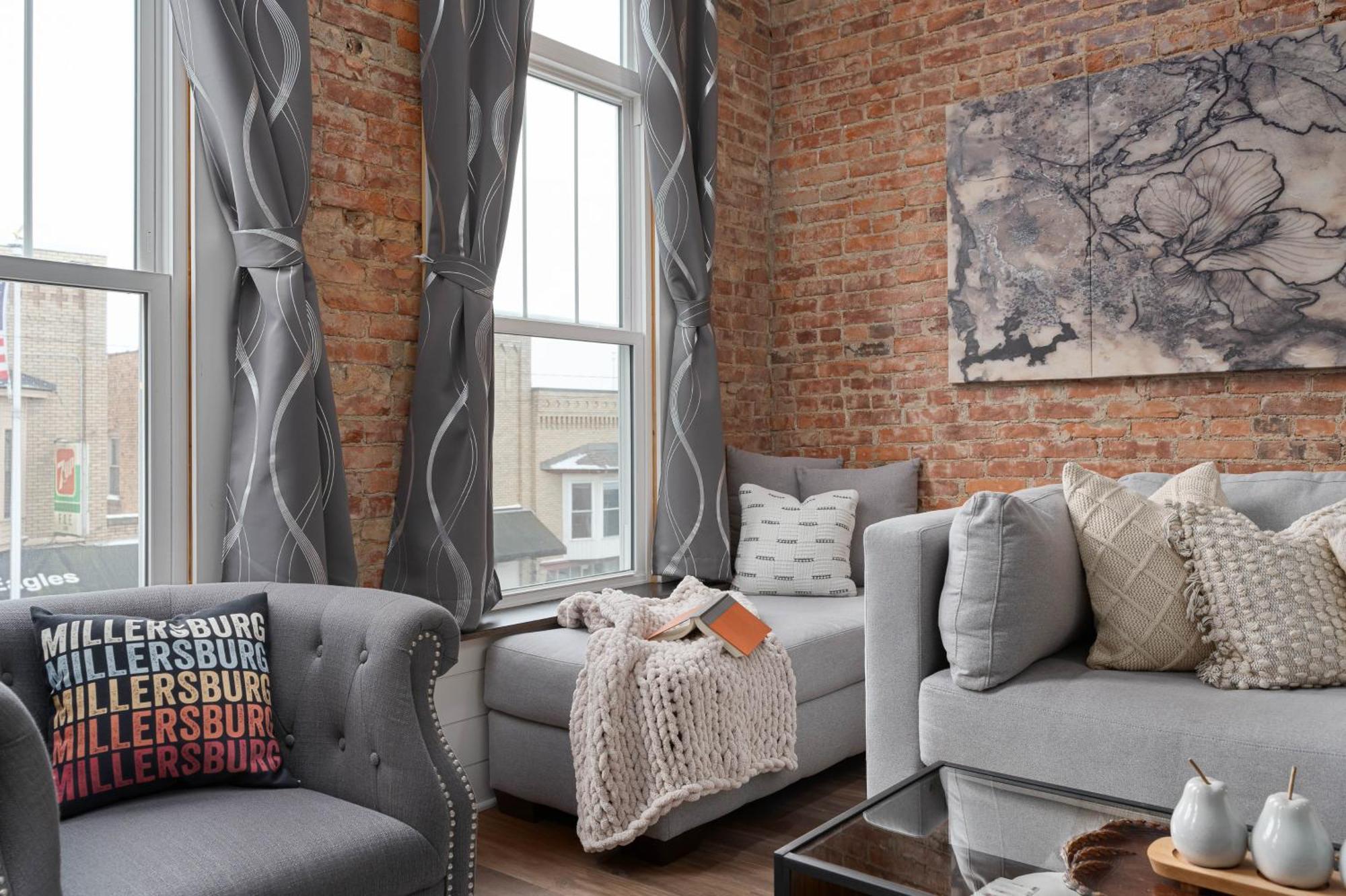 Spacious Luxury Apt In Historic Downtown - Oh Amish Country Millersburg Esterno foto